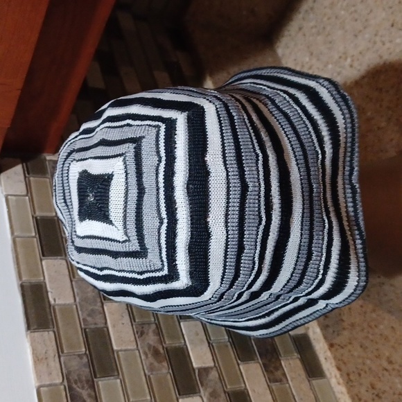 KANGOL Optical Stripe Bell Bucket Hat Sz REG - Picture 3 of 5